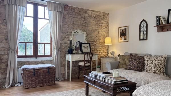 Maison de village meublée proche de L'Isle Jourdain