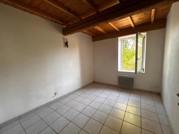 Ensemble immobilier avec beau terrain arboré