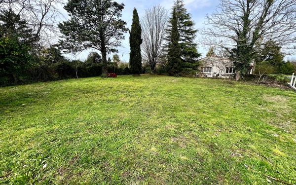 Terrain à vendre    Saintes