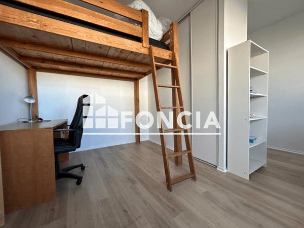 Location Studio meublé 24.84 m² - 62 ET 64 RUE ALFRED KASTLER La Rochelle 17000