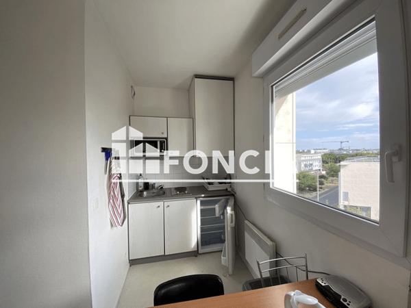 Location Studio meublé 24.84 m² - 62 ET 64 RUE ALFRED KASTLER La Rochelle 17000