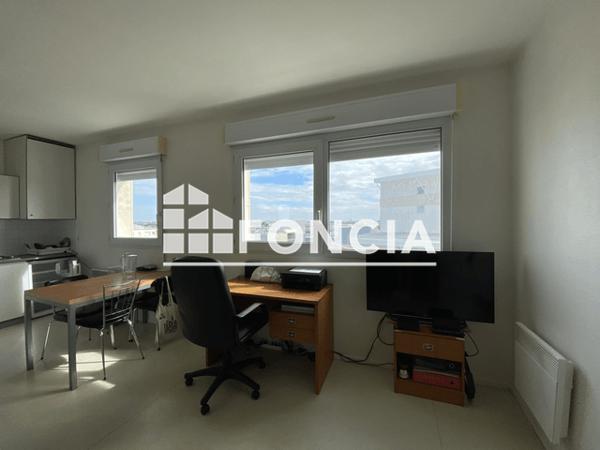 Location Studio meublé 24.84 m² - 62 ET 64 RUE ALFRED KASTLER La Rochelle 17000