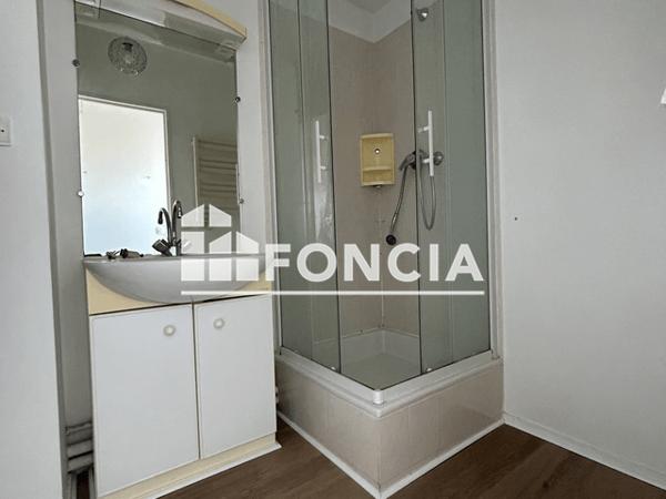 Location Studio meublé 24.84 m² - 62 ET 64 RUE ALFRED KASTLER La Rochelle 17000
