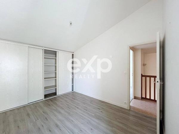 Maison- Apt au centre ville d'env. 120 m2 env. et garage