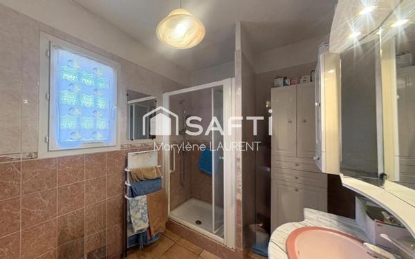Villa indépendante de 90 m2 , 2 Chambres , garage(24 m2)