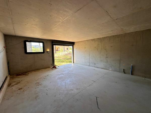 Maison à vendre    4 pièces •  Lablachère