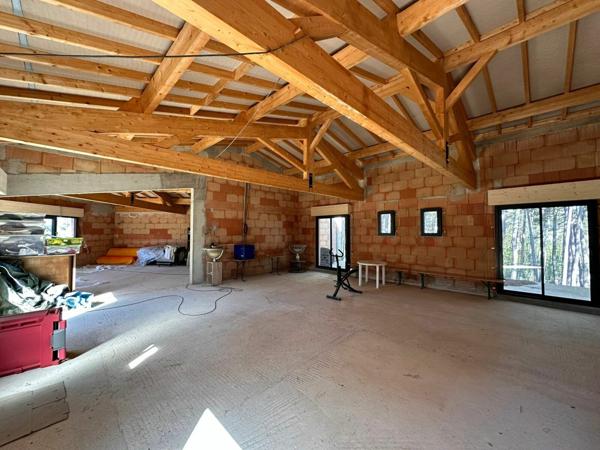 Maison à vendre    4 pièces •  Lablachère