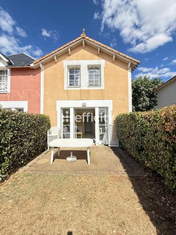 Maison
         4 pièces
        - 52 m² 230 000 € *