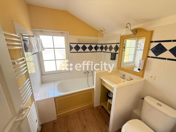 Maison
         4 pièces
        - 52 m² 230 000 € *
