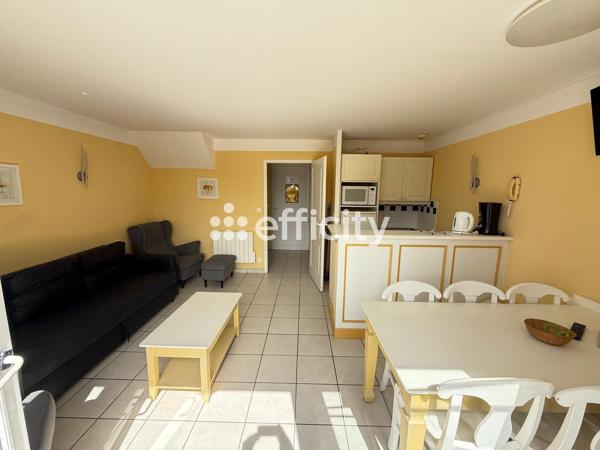 Maison
         4 pièces
        - 52 m² 230 000 € *