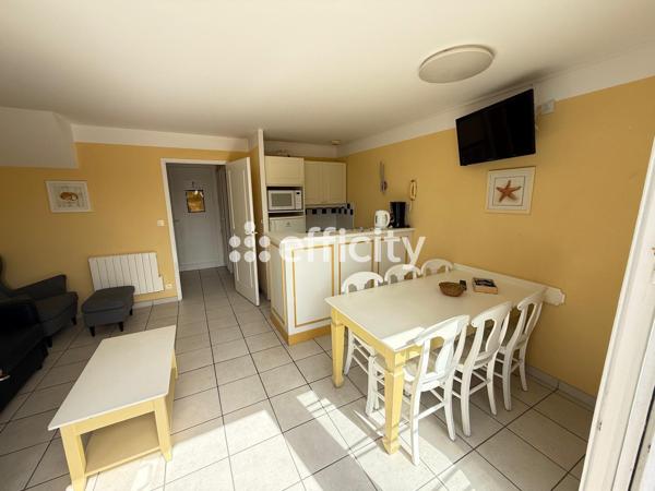 Maison
         4 pièces
        - 52 m² 230 000 € *