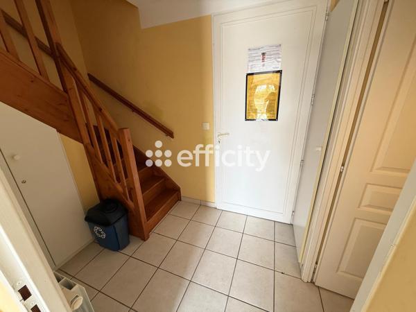 Maison
         4 pièces
        - 52 m² 230 000 € *