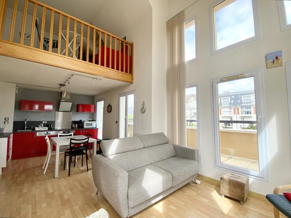 Port Guillaume - Spacieux appartement 5 P. avec terrasse en dernier étage