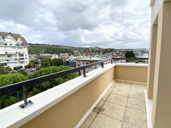 Port Guillaume - Spacieux appartement 5 P. avec terrasse en dernier étage