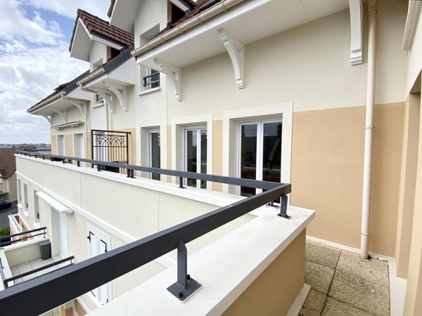 Port Guillaume - Spacieux appartement 5 P. avec terrasse en dernier étage