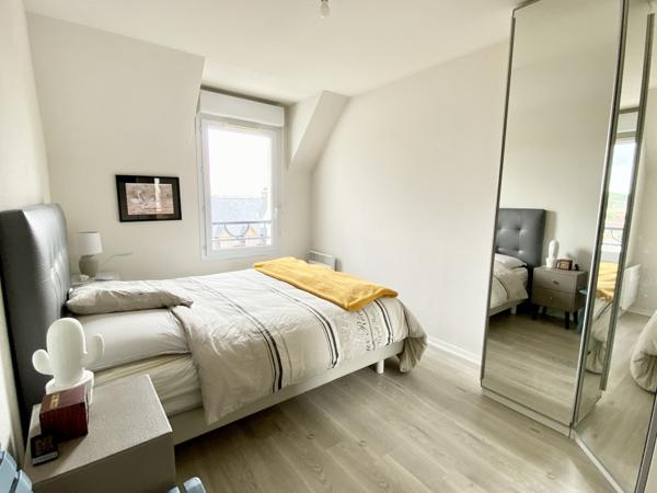 Port Guillaume - Spacieux appartement 5 P. avec terrasse en dernier étage