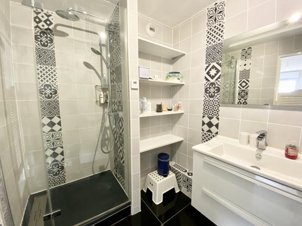 Port Guillaume - Spacieux appartement 5 P. avec terrasse en dernier étage