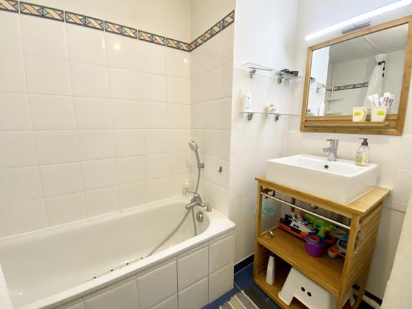 Port Guillaume - Spacieux appartement 5 P. avec terrasse en dernier étage