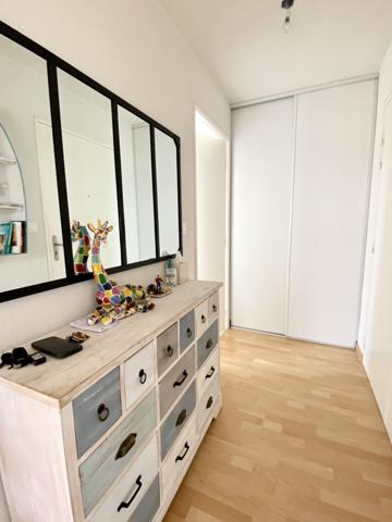 Port Guillaume - Spacieux appartement 5 P. avec terrasse en dernier étage