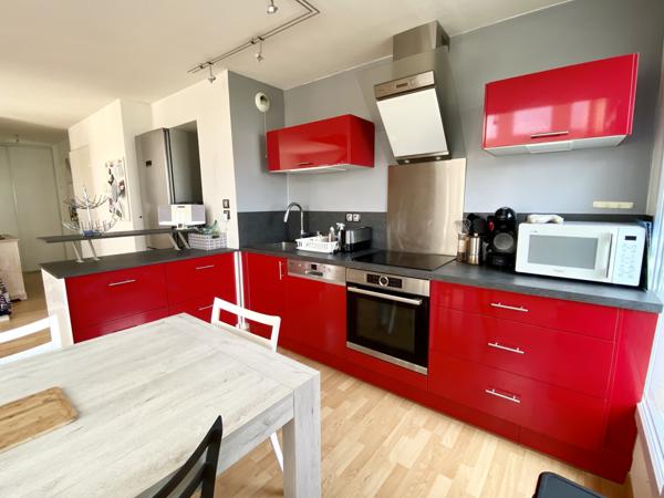 Port Guillaume - Spacieux appartement 5 P. avec terrasse en dernier étage