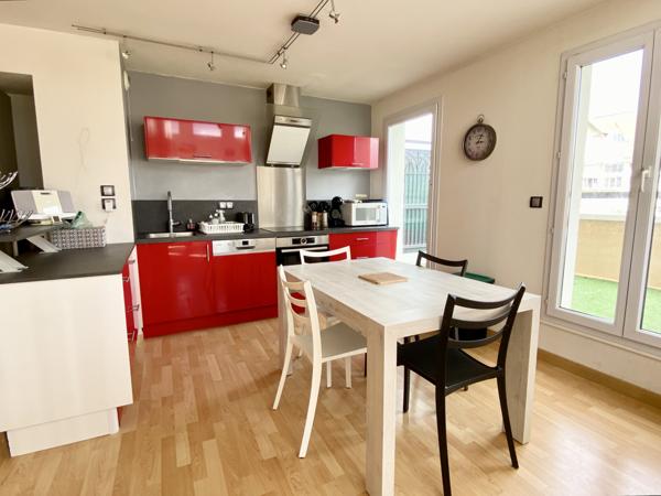 Port Guillaume - Spacieux appartement 5 P. avec terrasse en dernier étage