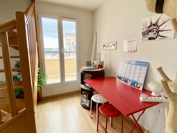 Port Guillaume - Spacieux appartement 5 P. avec terrasse en dernier étage