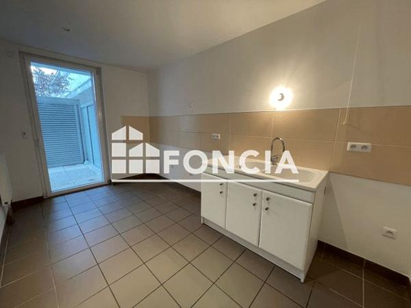 Location Appartement 4 pièces 108.2 m² - 47 RUE PIERRE TAITTINGER Reims 51100