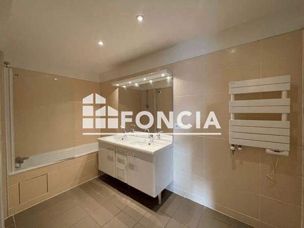 Location Appartement 4 pièces 108.2 m² - 47 RUE PIERRE TAITTINGER Reims 51100