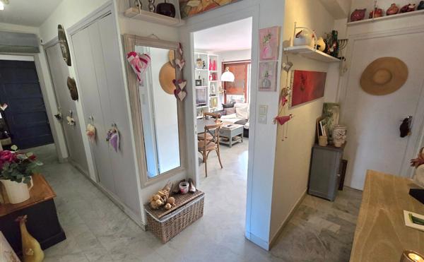 Béziers Champ de Mars : Appartement de charme rénové 77 m² avec terrasse et garage