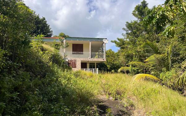 Maison à vendre    5 pièces •  Le Gosier