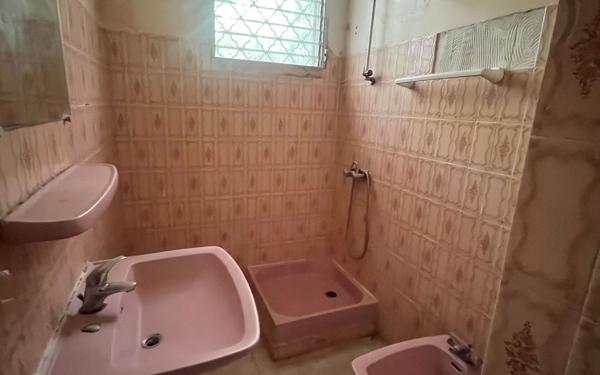 Maison à vendre    5 pièces •  Le Gosier