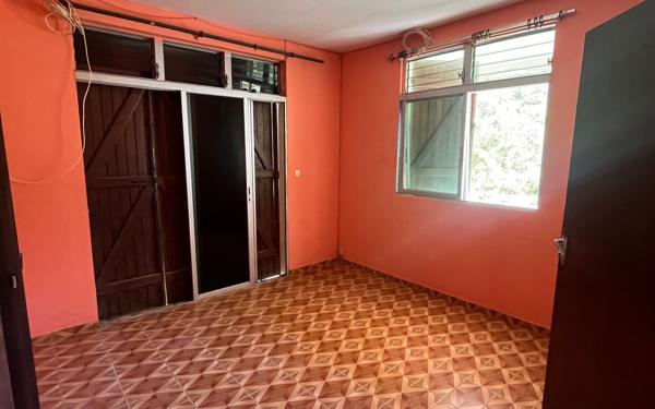 Maison à vendre    5 pièces •  Le Gosier