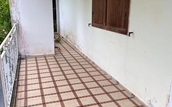 Maison à vendre    5 pièces •  Le Gosier