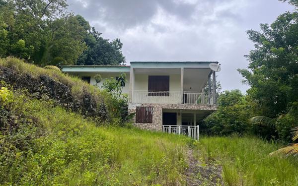 Maison à vendre    5 pièces •  Le Gosier