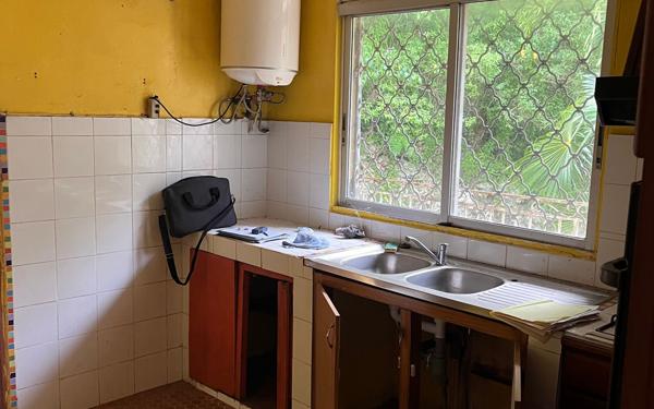 Maison à vendre    5 pièces •  Le Gosier