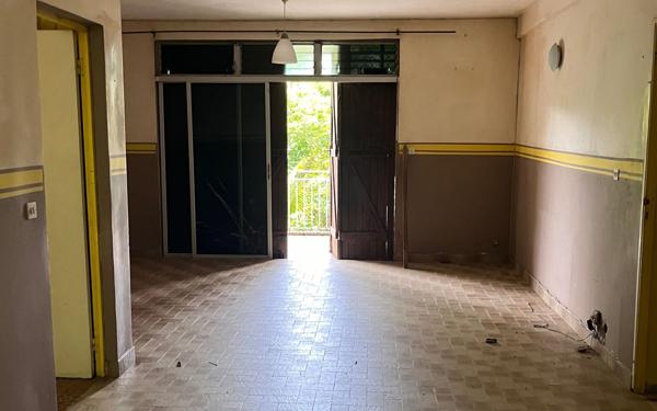 Maison à vendre    5 pièces •  Le Gosier