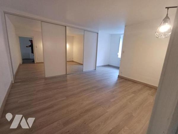 Appartement 65 m² Plain-Pied avec Jardin Privatif de 120m².

Saint-Nicolas-de-Port
Découvrez...