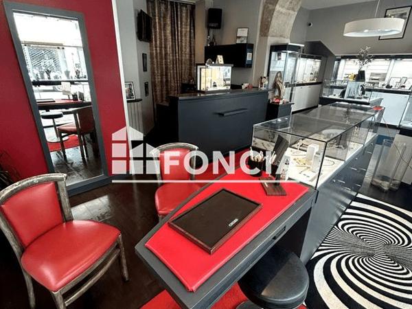 À vendre Local commercial 97.47 m² - Bourg-en-bresse 01000