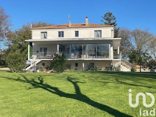 Maison à vendre 9 pièces 290 m² Saujon