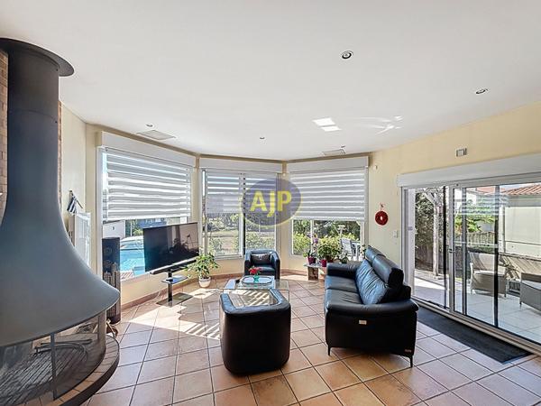 Vente maison Tonnay Charente : 319 900 € - AJP Immobilier Rochefort