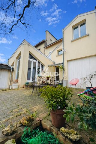 EPERNAY - EXCLUSIVITE - A VENDRE - Maison de type 6 avec jardin et Dépendances