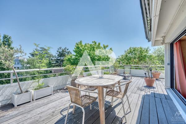 Appartement duplex Rueil Malmaison 6 pièce(s) 102.22 m2 €660 000 ** - Référence 19466