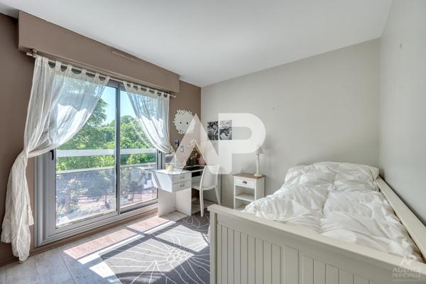 Appartement duplex Rueil Malmaison 6 pièce(s) 102.22 m2 €660 000 ** - Référence 19466