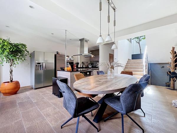 Magnifique duplex situé à 5 min à pied de la gare !!!