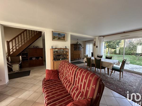 Maison 7 pièces de 180 m² à Vaux-le-Pénil (77000)