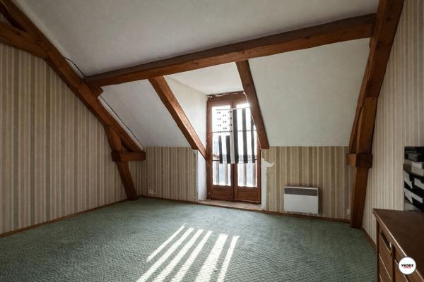 Immeuble local commercial + appartement centre de Jumeauville, Jumeauville 78580