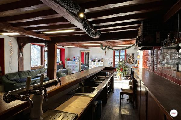 Immeuble local commercial + appartement centre de Jumeauville, Jumeauville 78580