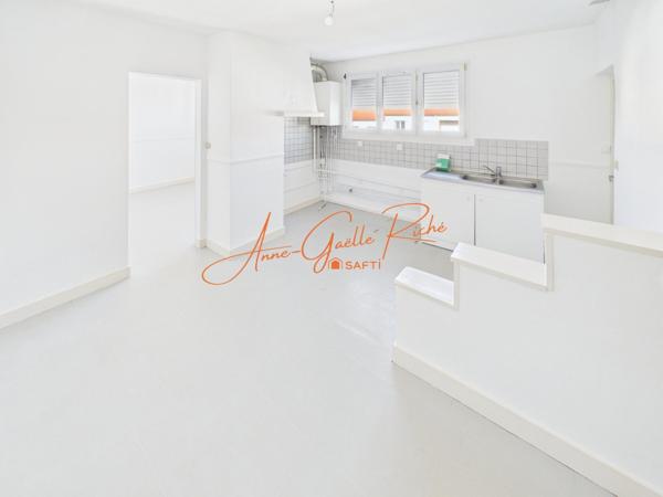 APPARTEMENT T3 , DERNIER ÉTAGE, CAVE ET GARAGE