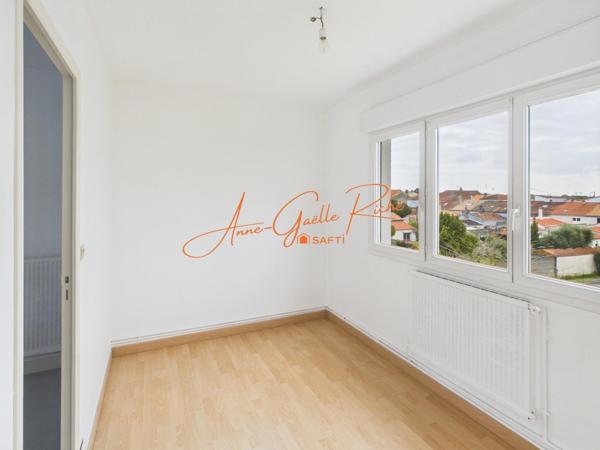 APPARTEMENT T3 , DERNIER ÉTAGE, CAVE ET GARAGE