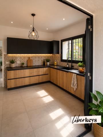 Villa provençale 230 m² | 10 pièces | 5 chambres | Terrain 1 900 m² | Écrin de verdure | Roquebrune-Cap-Martin